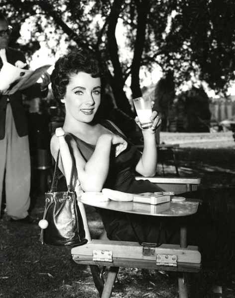 The special edition: Elizabeth Taylor
..1