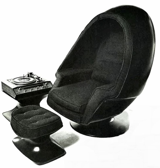 Уголок меломана, 1967 год. Ничего лишнего.
..0