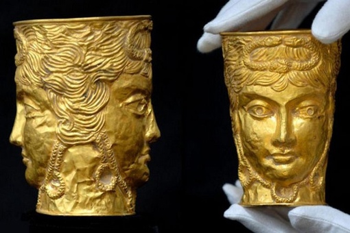 10 древних исторических артефактов, которые случайно нашли у себя..1