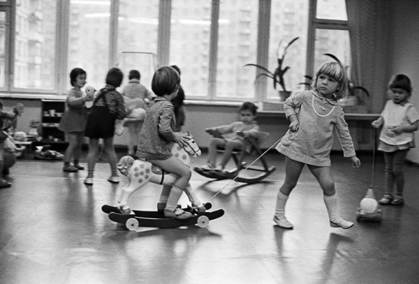 1964 год. Впереди светлое будущее...
..0