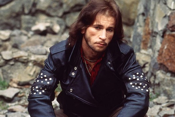 6 октября 1991 убит певец Игорь Тальков.
Музыкальная пауза в память..0