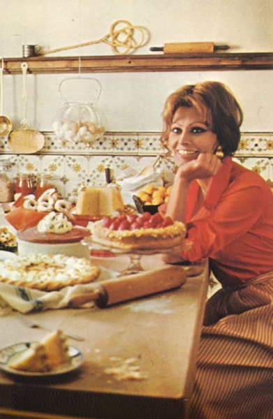 Фото из поваренной книги Софи Лорен 1970-х годов
Больше..3