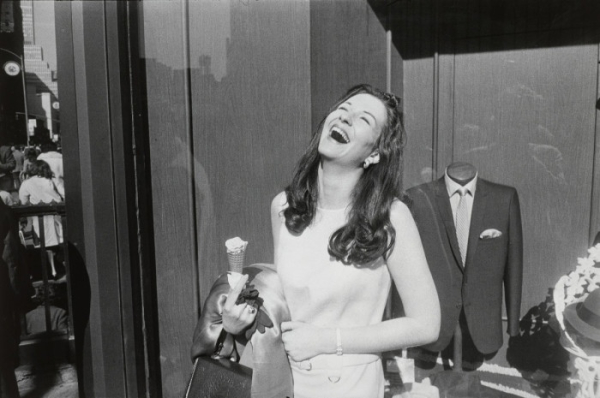 Легендарные снимки классика уличной фотографии Garry Winogrand.
Как и в..0