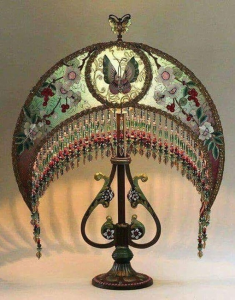 «Moon lamp», модный аксессуар Викторианской эпохи.
Больше..0