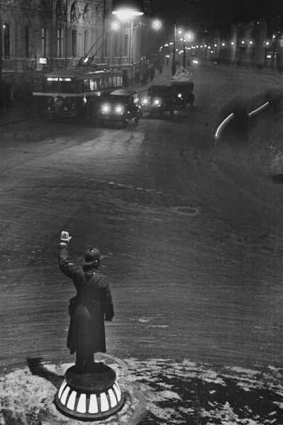 Москва, 1936 год. 
 Фотограф: Mark Markov-Grinberg.
..0