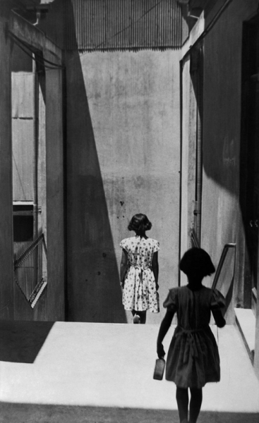 Работы чилийского фотографа Sergio Larrain (1931-2012).
Больше исторических..3