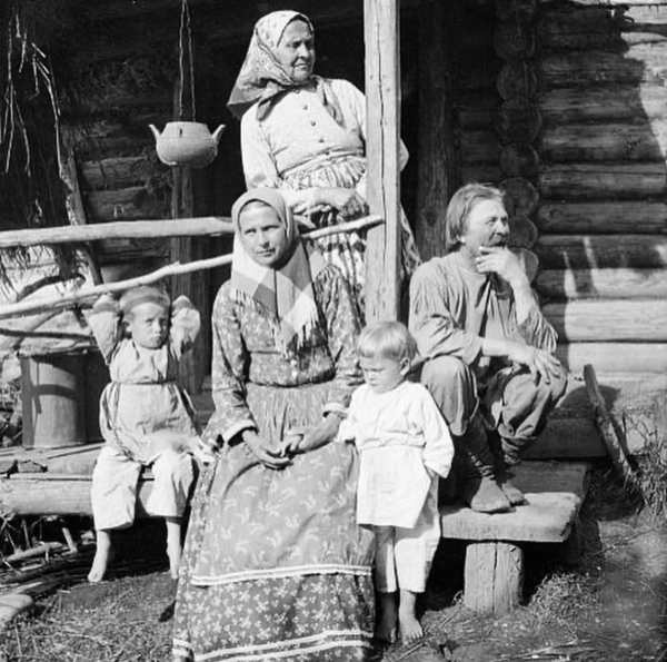 Российская империя в фотографиях Сэмюэля Хопвуда, 1900-е.
Больше..3