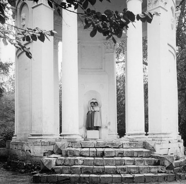 Российская империя в фотографиях Сэмюэля Хопвуда, 1900-е.
Больше..6