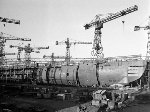Серия фотографий, сделанных на верфи Blohm und Voss в Гамбурге, декабрь..7