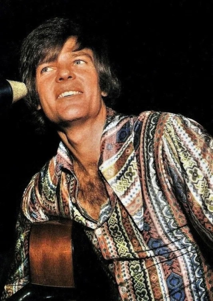 Американский певец, киноактёр, кинорежиссёр и общественный..0