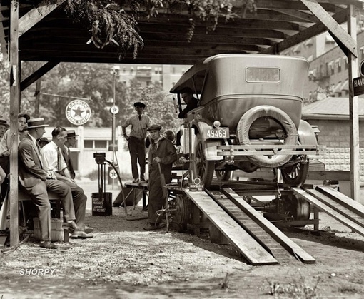 Автозаправочная станция компании Texaco, США, 1920-е годы
Больше..0