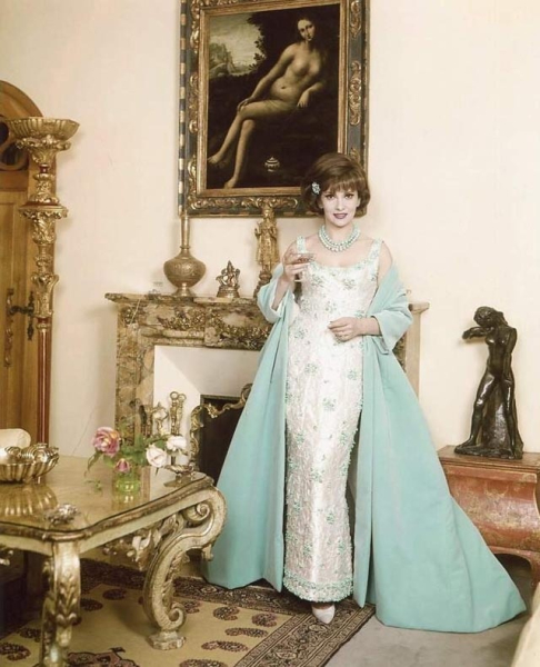 Итальянская актриса Джина Лоллобриджида на фотографиях разных..6