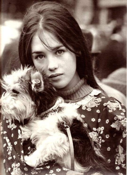 Изабель Аджани, 1975 г.
..0