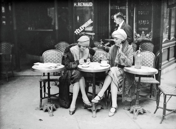 Кафе на террасе, Париж, 1925 год.
..0