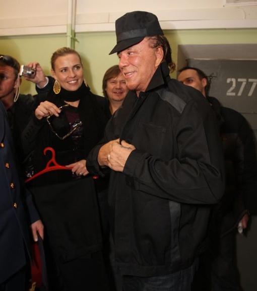 Микки Рурк в Бутырской тюрьме, 2009 год.
..3