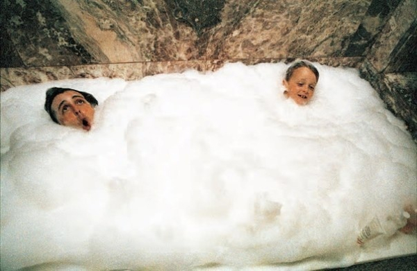 Пол Маккартни с сыном Джеймсом, 1983 г.
..0