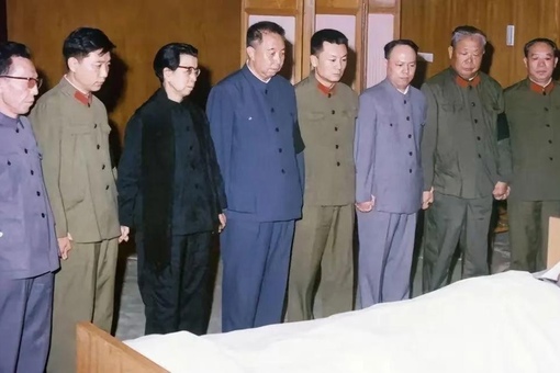 Смерть Мао Цзэдуна, 9 сентября 1976 г
..0