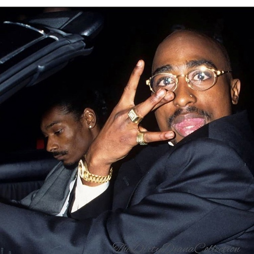 Tupac Shakur и Snoop Dogg, 1990-е.
..0