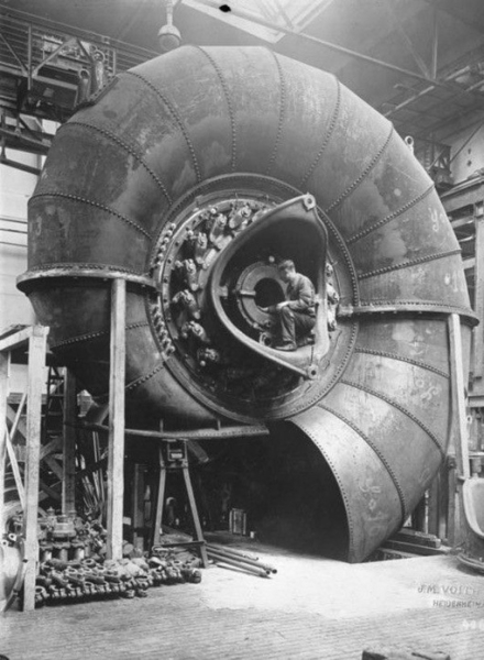 Турбина, похожая на аммонита, 1931 год.
..0