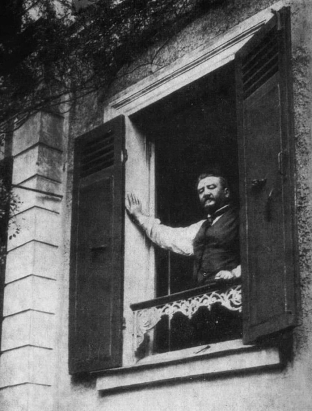 В 1925 году Александр Куприн, уже 5 лет проживавший в Париже, писал в..0