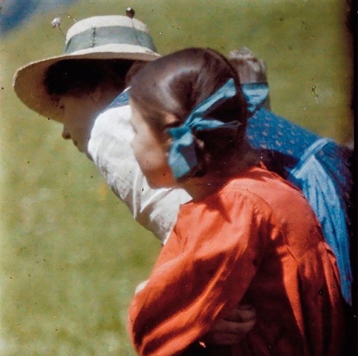 Автохромные снимки Генриха Кюна, начало 20 века.
Больше..3