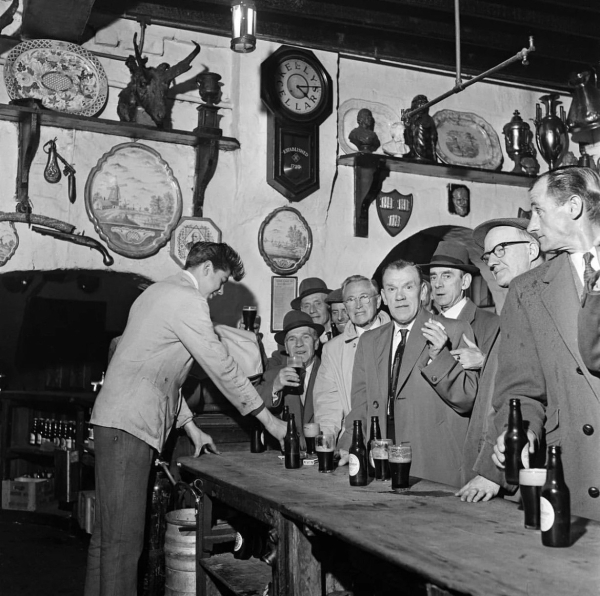 Белфаст и его обитатели, Северная Ирландия, 1960-е.
Больше..9