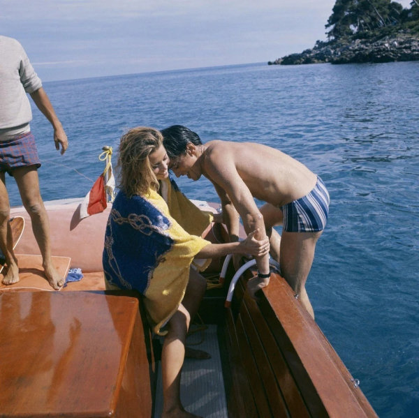 Джейн Фонда и Ален Делон на Французской Ривьере, 1963 год.
Больше..1