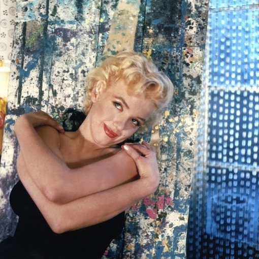 Гламурная Мэрилин Монро на фотографиях Cecil Beaton, 1956 год.

У Сесила..3