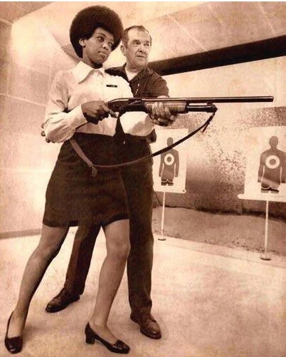 Сандра Браун, первая чернокожая женщина в полиции Окленда,..0