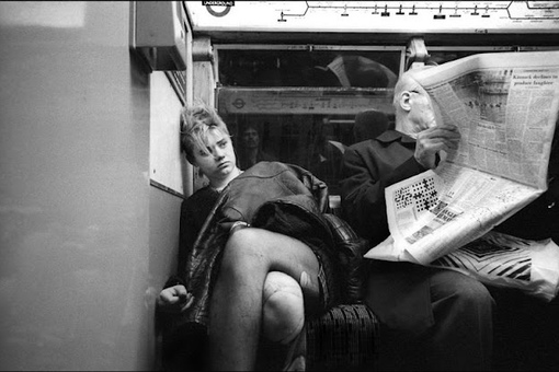 Улыбчивые люди и милая атмосфера в лондонском метро 1980-х..5