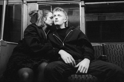 Улыбчивые люди и милая атмосфера в лондонском метро 1980-х..7