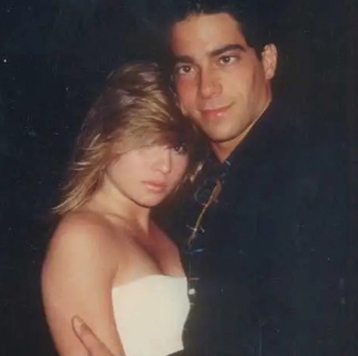 Джордан Белфорт со второй женой Надин Кариди, 1990-е.
Больше..4