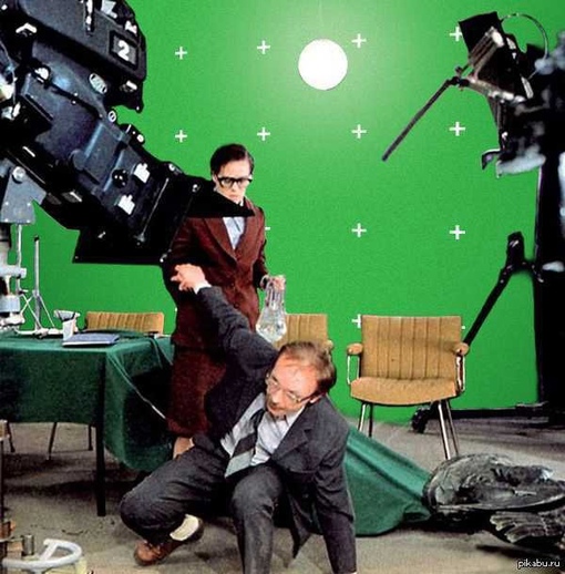 История создания этого фильма началась со сценария к пьесе в 1971..0