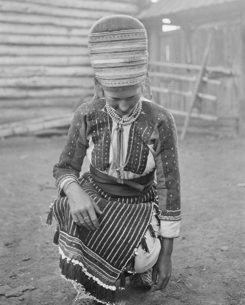 Эрзянские девушки, Мордовия, Самарская губерния, 1914 год, фото —..7