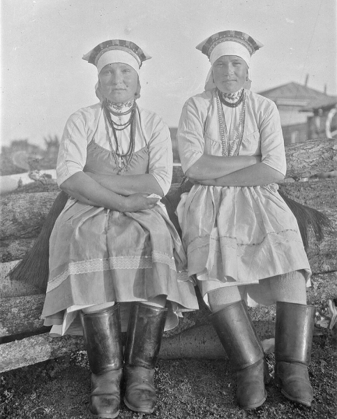 Эрзянские девушки, Мордовия, Самарская губерния, 1914 год, фото —..2