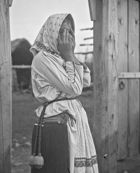 Эрзянские девушки, Мордовия, Самарская губерния, 1914 год, фото —..0