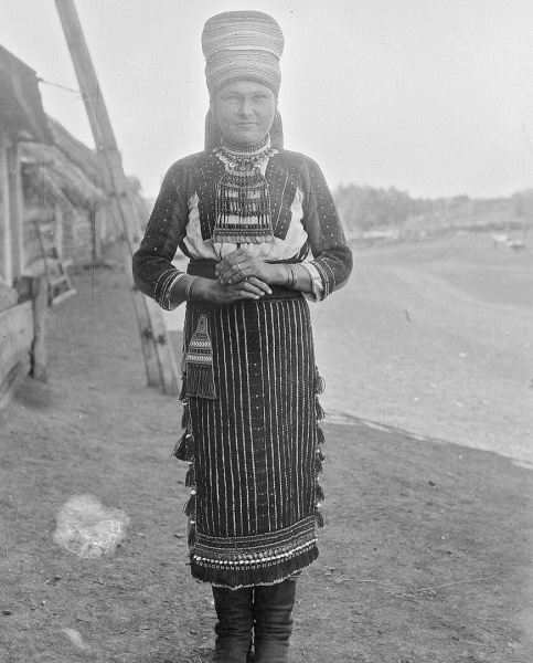 Эрзянские девушки, Мордовия, Самарская губерния, 1914 год, фото —..3