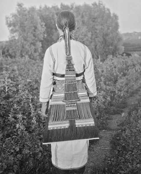 Эрзянские девушки, Мордовия, Самарская губерния, 1914 год, фото —..8