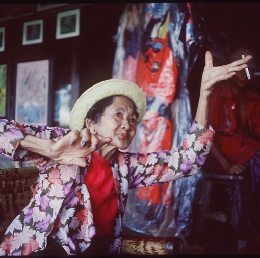 Жизнь на Бали, 1990-е, фото — Джилл Фридман.

Мы в ТГ..5