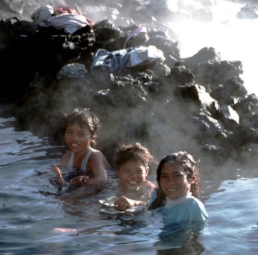 Жизнь на Бали, 1990-е, фото — Джилл Фридман.

Мы в ТГ..6