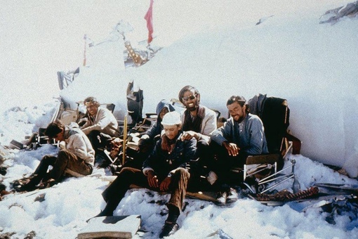 13 октября 1972 года самолет, на борту которого находились игроки..0