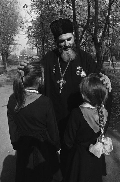 Благословение пионерок. СССР , 1986 г . 

Автор фото : Владимир..0