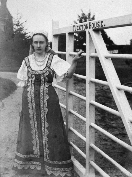 Елизавета Дьяконова — русская студентка Сорбонны, погибшая в 1902..2