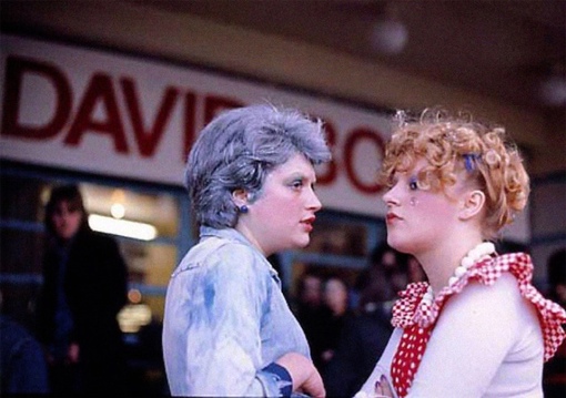 Фанаты Дэвида Боуи в ожидании концерта кумира, Лондон, 1973 год.

Мы..3