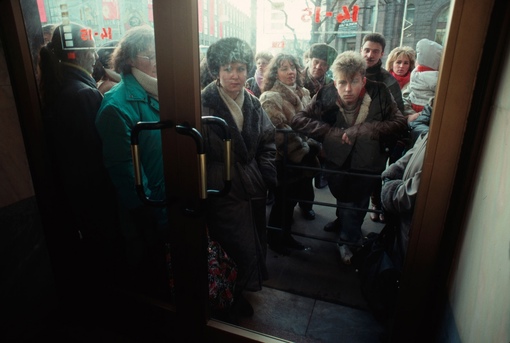 Фотограф Питер Тернли в Ленинграде, 1986 год.

Питер Тернли -..2