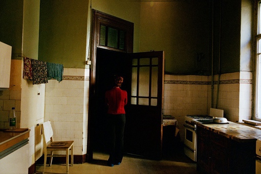 Мир питерских коммуналок от французского фотографа Françoise Huguier..8