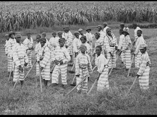 Несовершеннолетние преступники, которых администрация тюрьмы ..0