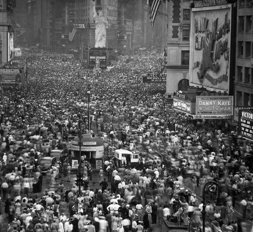 Нью-Йорк, 1950 год.

Мы в ТГ..0