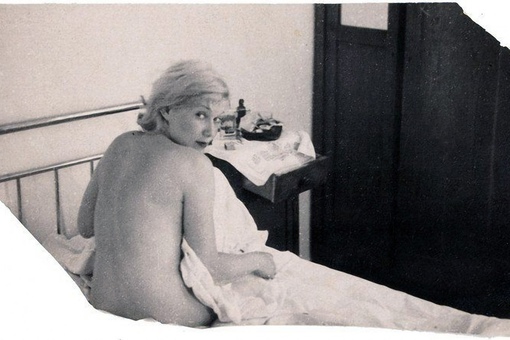 Обнаженная Любовь Орлова на съемках фильма «Веселые ребята», 1933..0