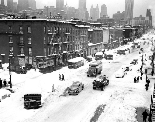 Последствия снегопада в Нью-Йорке, 1947 год

Мы в ТГ..1